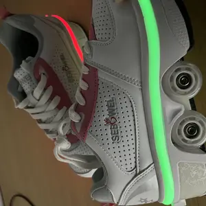 【Christmas gift!!!】SEBOWEL Fashion Roller Skates, Invisible Wheels 2-in-1 Transformer Shoes 4 Telescopic Wheels,Outdoor Walking Shoes,Christmas Gift