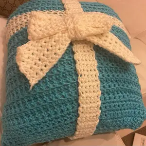 Crochet Bow Pillow - Soft and Cozy Decorative Pillow