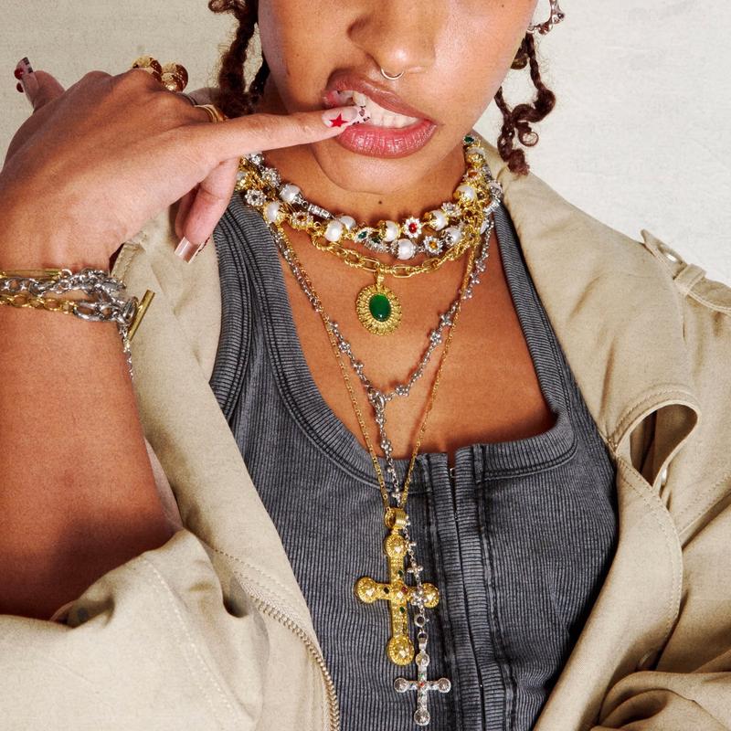 en route Daisy Pearl Necklace in Gold, Vibrant Gemstone Flowers with Pearl Accents, A Chic Statement Piece for Layering Day-to-Night