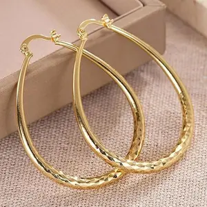Women's   Medium Oval Shaped Lightweight Hallow Hoop Earrings  Fashion