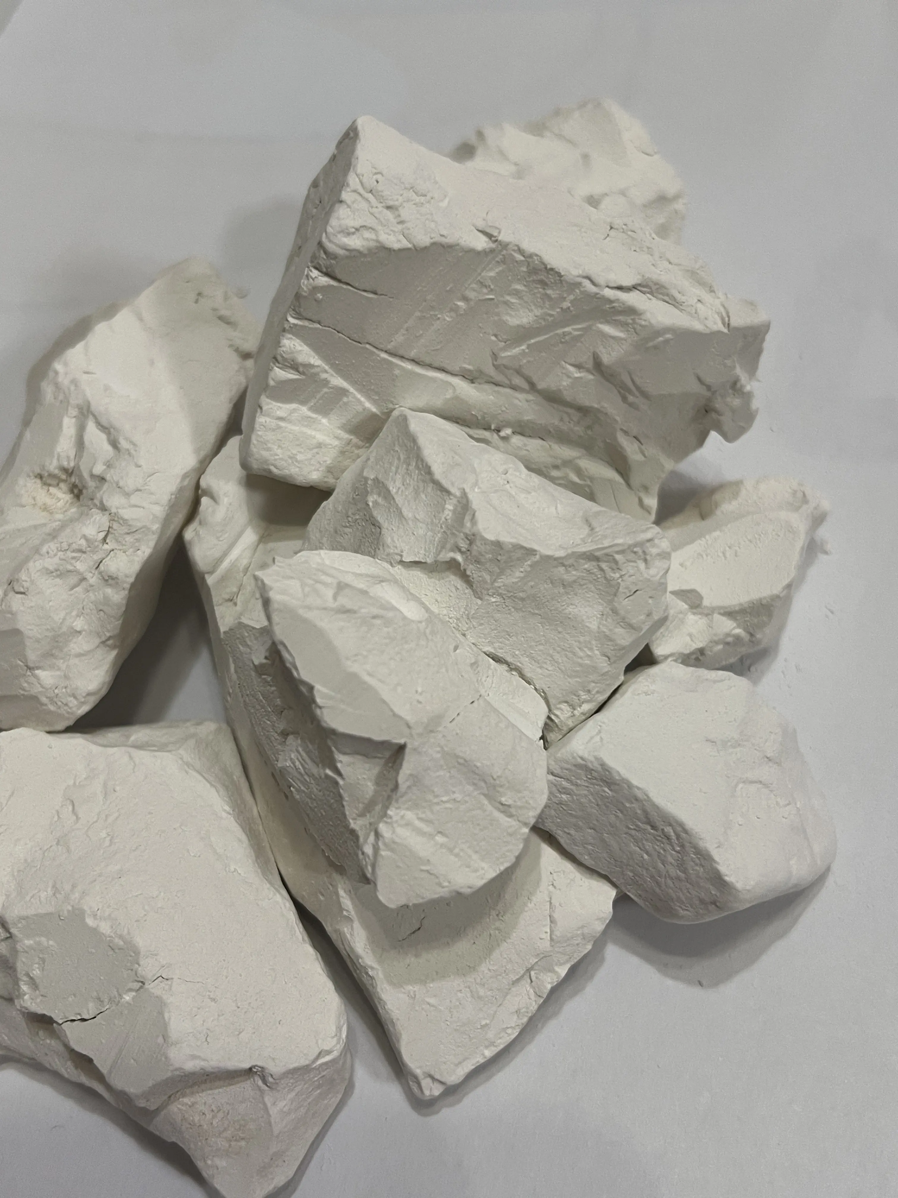 Natural Crisp White Kaolin Clay DIY Material - Cosmetic & Edible Grade, Edible Safe, Slightly Sticky Raw Clay Chunks, 7 oz (200g) for Home Improvement & Garden Soil Use, Craft