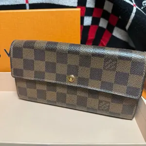 Pre-owned Louis Vuitton Leather/Canvas Small Leather Goods PreOwned Sarah Long Wallet Damier Ebene