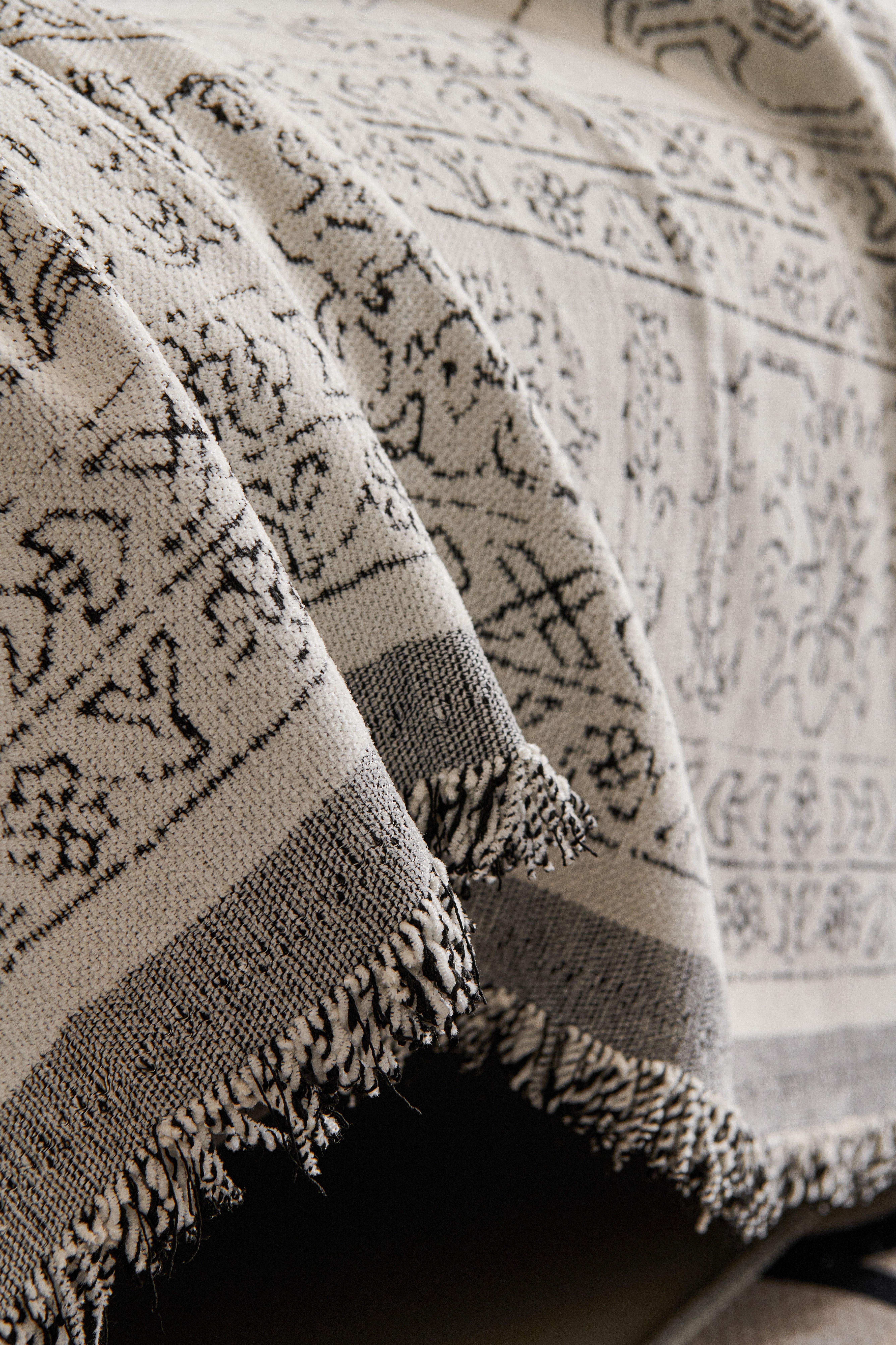 MeridianHome Flower Pattern Couch Cover, 1 Count Removable Washable Sofa Slipcover with Tassel Decor, Decorative Sofa Cover for Home Living Room #TikTokShopBlackFriday