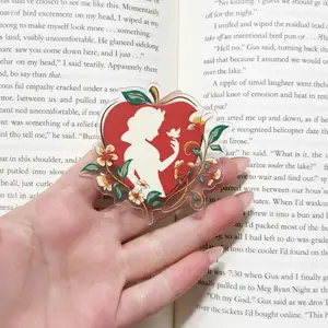Fairest Princess Heart Phone Grip, Red Apple Silhouette Phone Holder, Enchanted Forest Floral Accessory, Vintage Fairy Tale Aesthetic Stand, Gift for Princess Lovers, Classic Storybook Topper