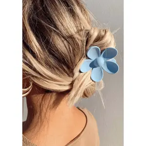 Audrey Flower Claw Clip