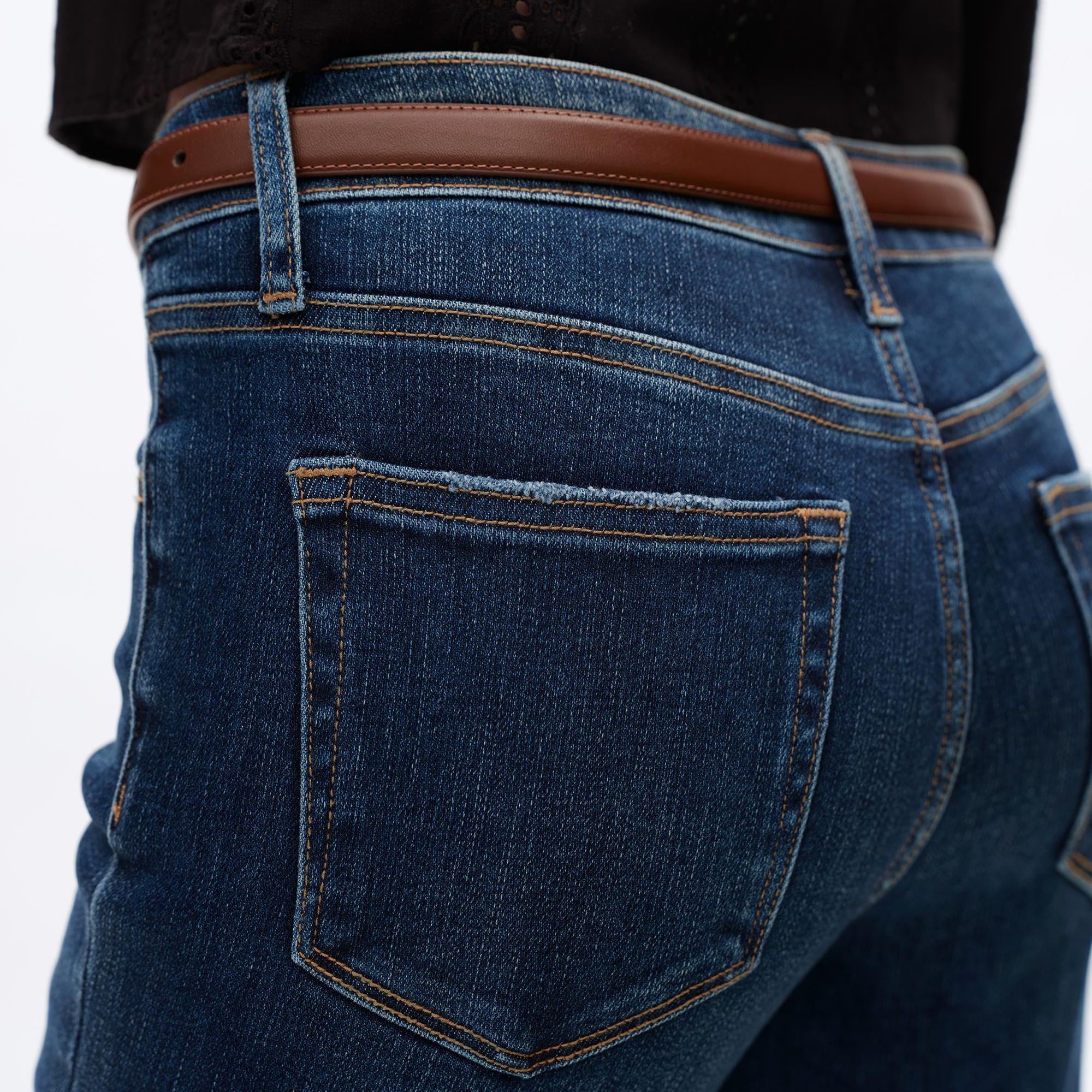 Women's Minimalist Mid Waist Hip Lift Denim Stretch Straight Leg Jeans Plus Size Fit Medium Blue Vintage Blue Retro Medium Blue High Stretch Trendy Denim Trousers for Women Classic Street Womenswear Perfect Gift #TikTokMadeMeBuyIt#Streetwear