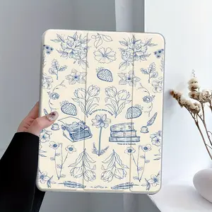 Vintage Blue Floral Strawberry iPad Case Tablet Casing Transparent Acrylic Hard Back Panel With Pencil Slot, Suitable for Ipad mini pro air. Scratch-resistant Ultra-thin Protective Case, Shock-resistant Full Cover Protective Case Suitable for Offices