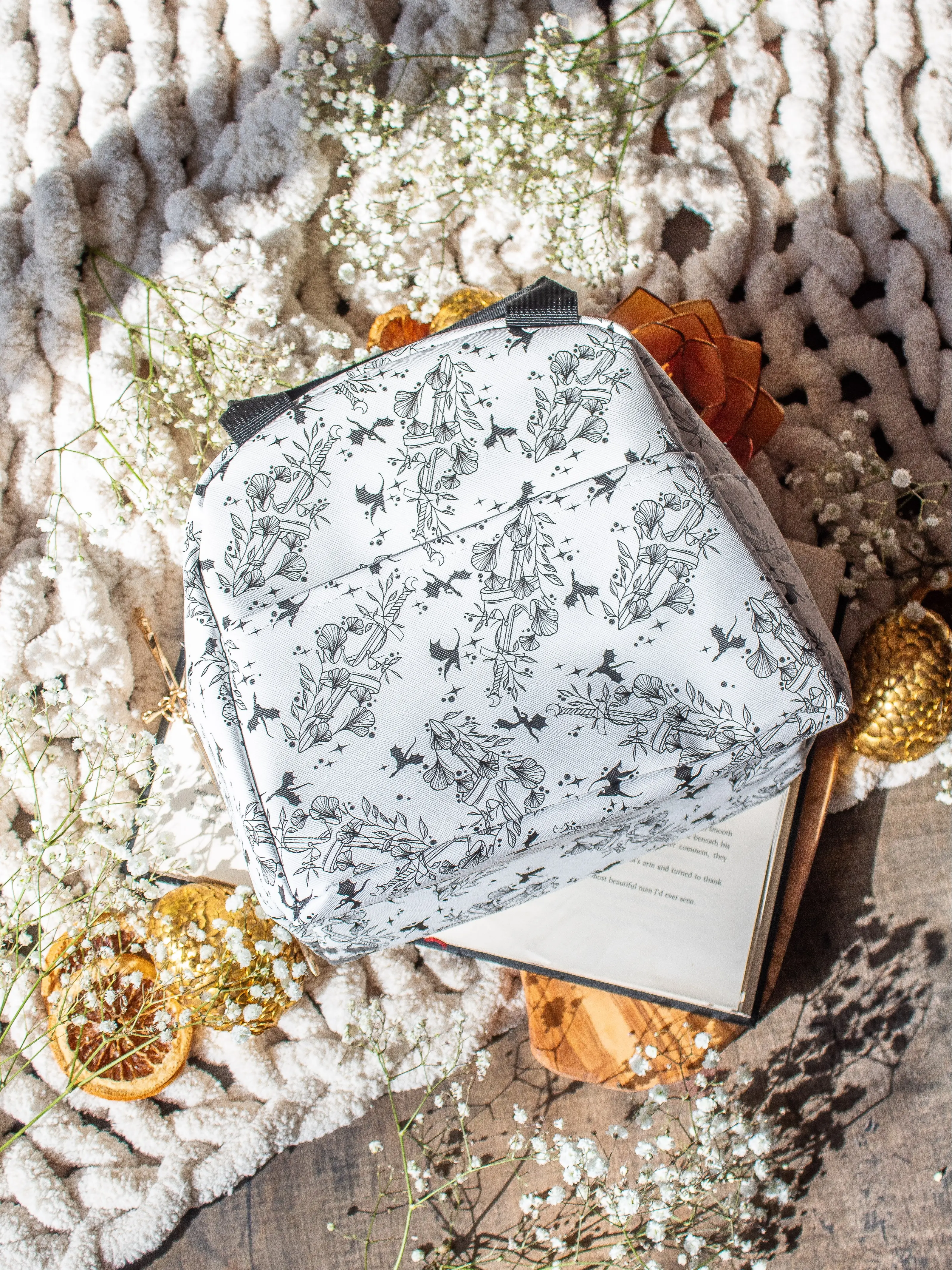 Bookish Insulated Lunch Box Tote Bag for Fantasy and Romantasy Booktok Readers