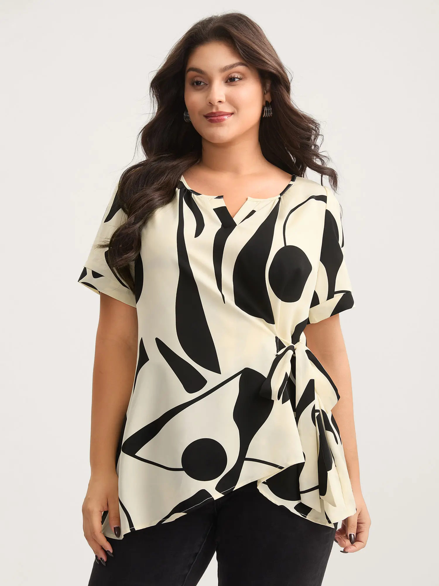 Women's Plus Size Colorblock Blouse - Polyester Office Short-Sleeve Shirt with V-Notch Collar, Asymmetrical Tie Knot, Geometric Office Wear, Shirts, Short Sleeves, Garment, Gathered Detail
