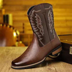 Men’s Fashion Cowboy Boots — Men’s cowboy boots crafted using Western embroidery techniques, featuring a non-slip pointed toe design, a thick sole, and a short boot shaft. Durable and long-lasting while retaining a classic retro style. botas masculinas