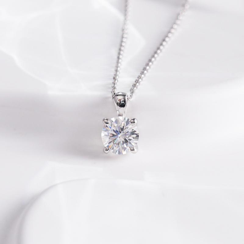 Moissanite 1ct Round Four-Prong Pendant D Color VVS Moissanite Women Necklace Perfect for Any Occasion & Everyday Wear Birthday Anniversary Mother's Day Gifts