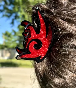 Shadow the Hedgehog Claw Clip
