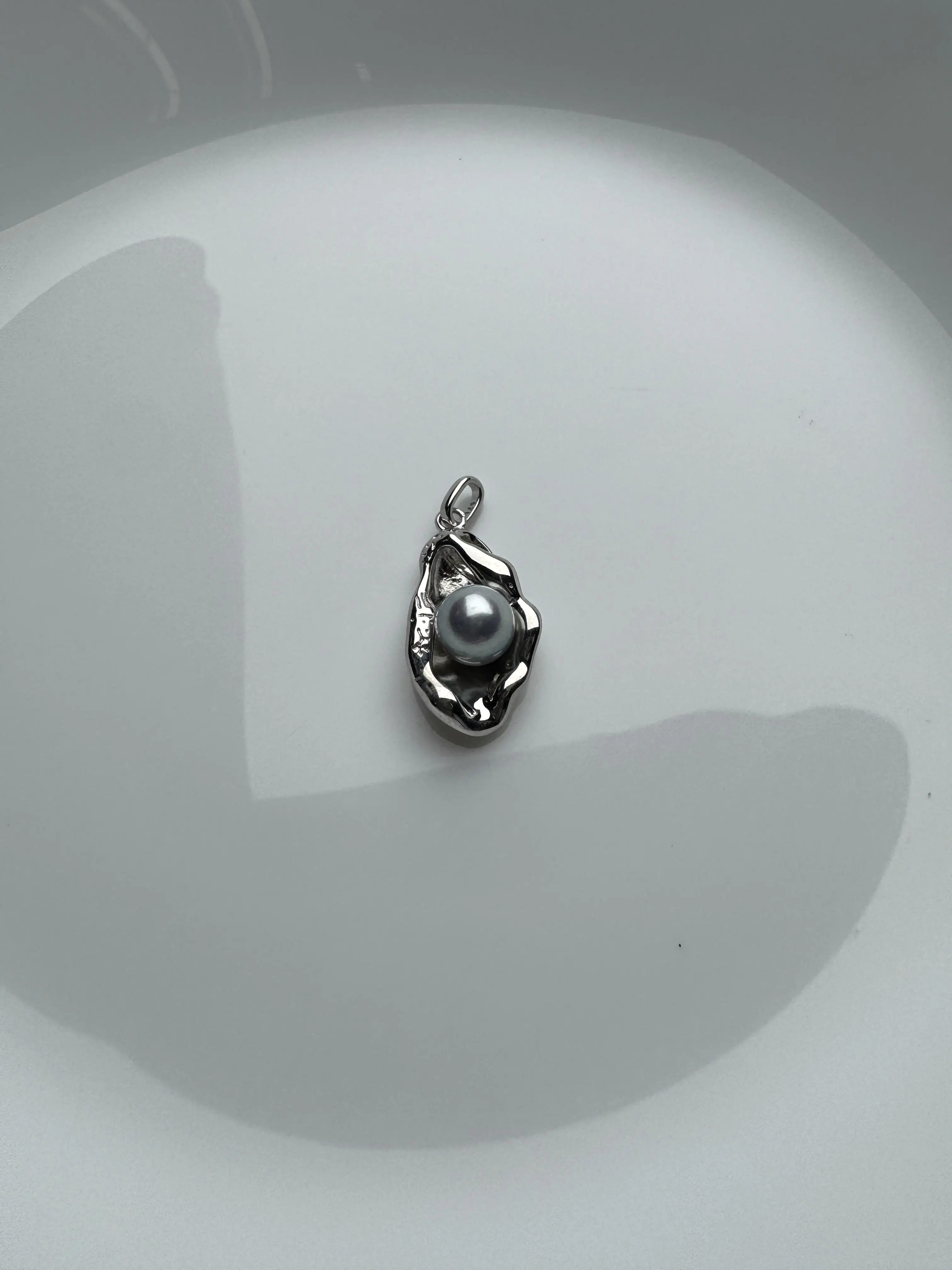 hd0010 Irregular Textured Silver Madama Pearl Pendant