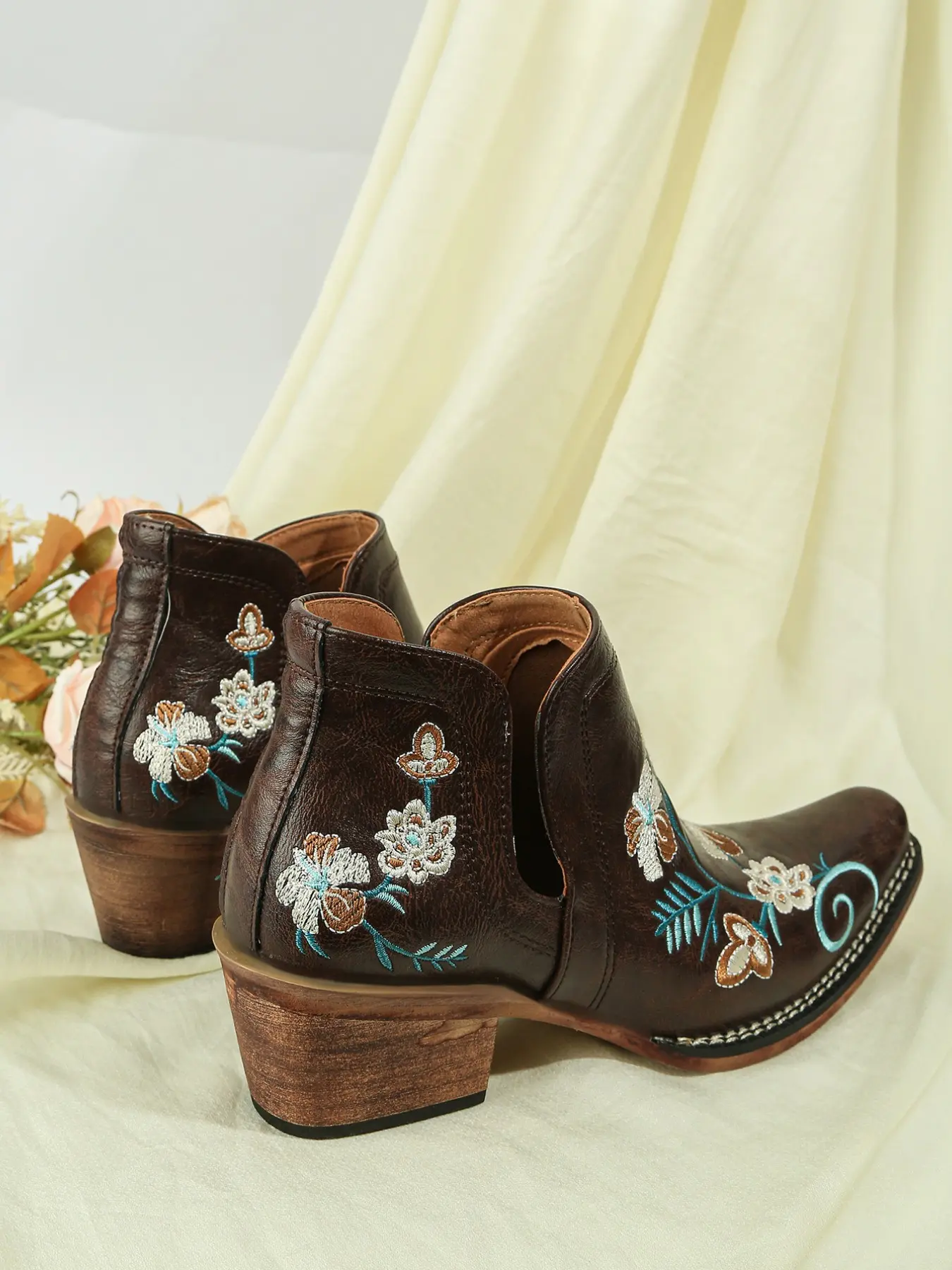 Classic Western Cowboy Boots, Western Rodeo Boots, Embroidered Cowboy Boots, Floral Embroidery, Coffee Colors, Retro Boho Style, PU Leather, All Seasons