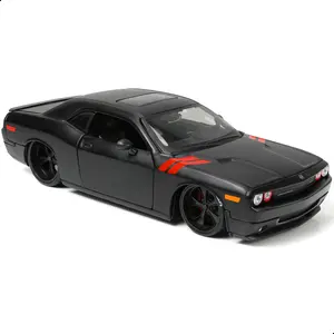 Compatible for Dodge Challenger Race Car Model Toy 1:24 Alloy Metal Diecast Cassic Drift Vintage Car Model Maisto Carro Toy Antique Collection Gift Adult