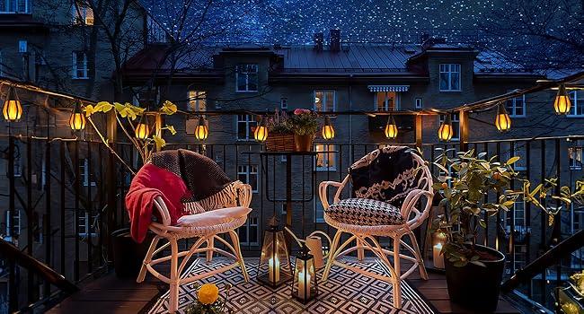 Solar-powered outdoor string lights for Christmas decorations (flame effect), 15 bulbs (32 feet) patio lights, waterproof warm white light, ideal holiday gift for decorating Christmas trees, Christmas parties, gardens, patios, and fun decorative lights.