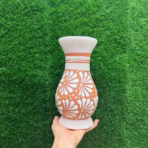 Vase Relieve Ovalado color Terracota Blanco Concha Sets 9.5In.