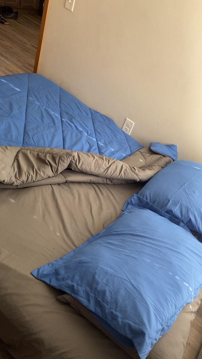 Item: Blue/Grey, Queen