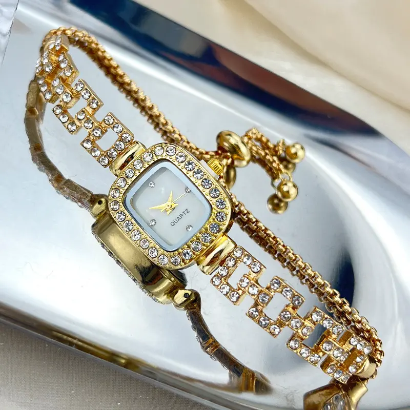 Square Case Chain Bracelet Watch for Women, Luxury Fashion Rhinestone Decor Watch, Minimalist Alloy Dial with Adjustable Band Chain Link Design, Gold/Silver Plated Trendy All-match Elegant Quartz Dress Watch, Gift for Her, Watches, Wristwatches