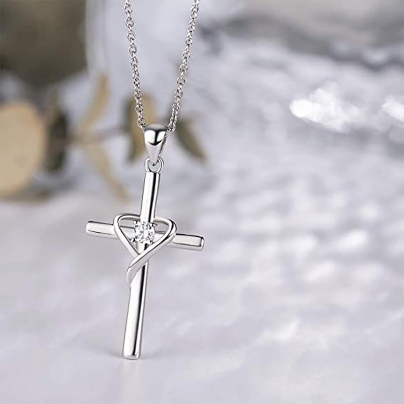 Women's Creative Cross Heart Zirconia Pendant Jewelry Women Birthday Anniversary Pendant Necklace Jewelry Party Wedding Gift Synthetic Zirconia Classic Cross Pendant Necklace
