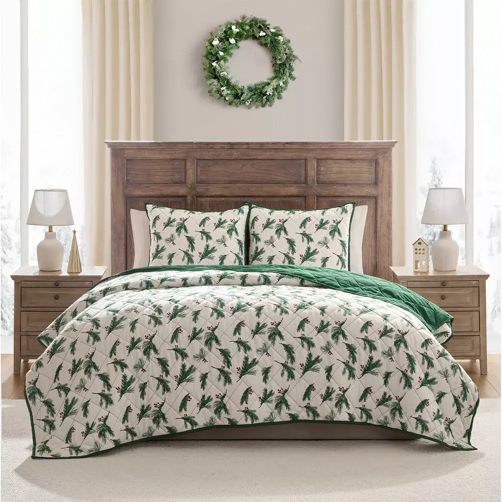 Hallmark Queen Size Cotton Flannel Quilt Set, Berry Print, Diamond Quilting, for Bedroom Use & Holiday Decorations, Festive Look
