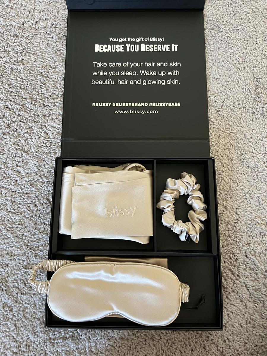 Item: Champagne, Queen