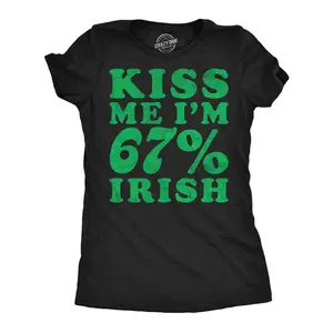 Womens Funny T Shirts Kiss Me Im 67 Percent Irish Sarcastic St Patricks Day Viral Tee For Ladies Funny Womens T Shirts Cute Vintage Fashion Casual Ladies T-Shirt Gift Saint Patrick's Day Tops for Women Funny Black -