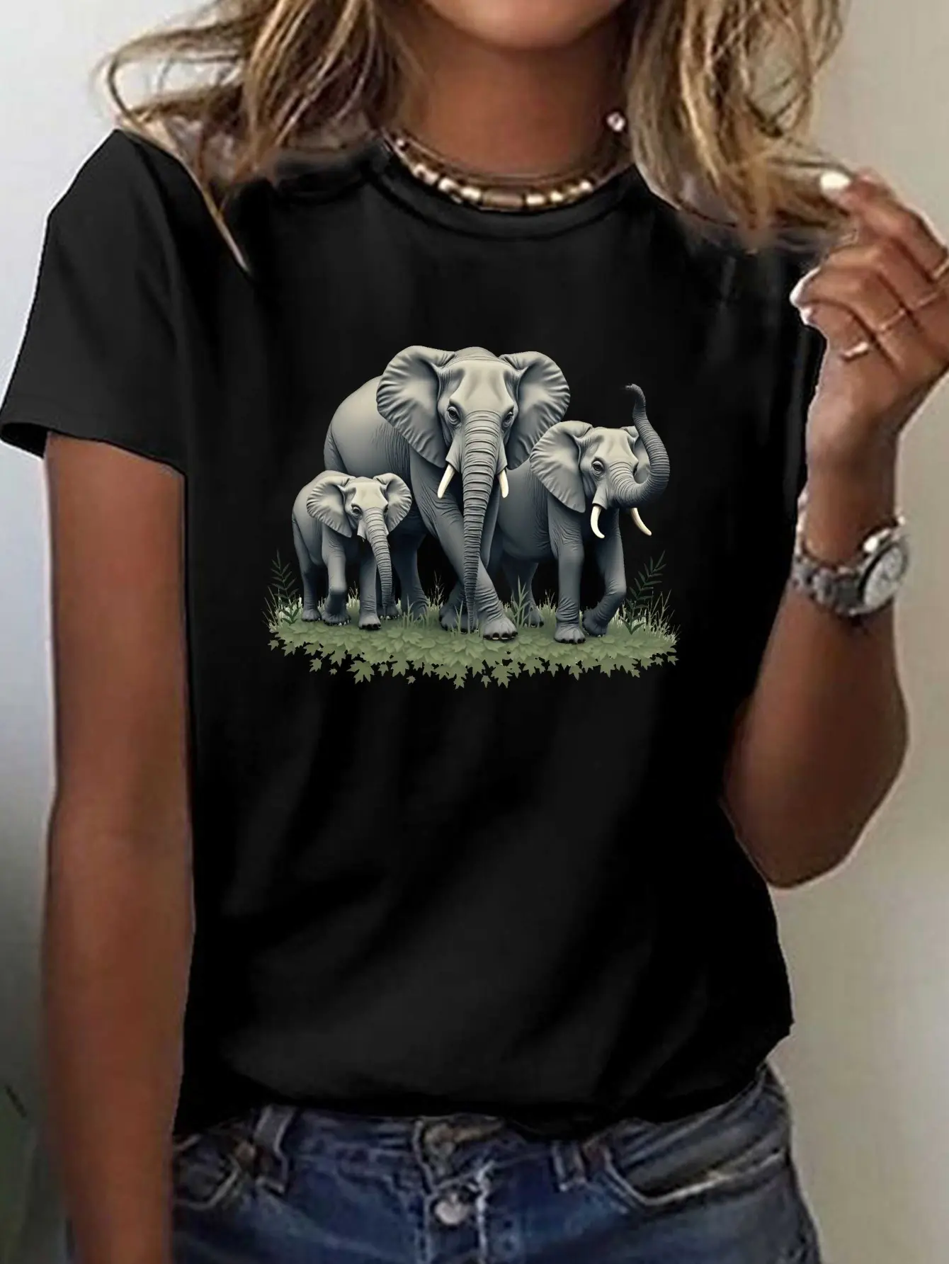 Women's Realistic Elephant & Green Foliage Print T-Shirt - Soft Breathable Short Sleeve Crew Neck Casual Top, Regular Fit All-Season Machine Washable Tee, Elephant Gifts, Nontransparent Fabric