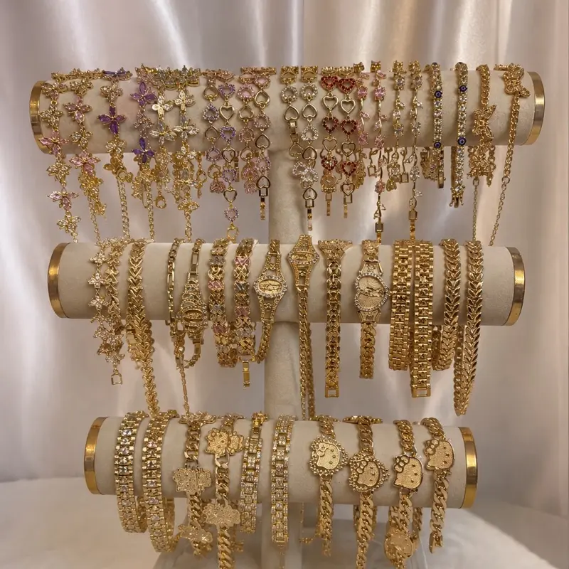 Pick Bracelet On Live!