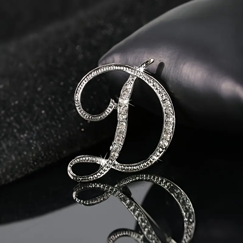Men's 26-Alphabet Letter Golden Minimalist Metal Coating Brooch - Rhinestone Inset European-American Fashion Accessory for Suit Collars, Ideal Wedding Gift, Male Wear, Golden B