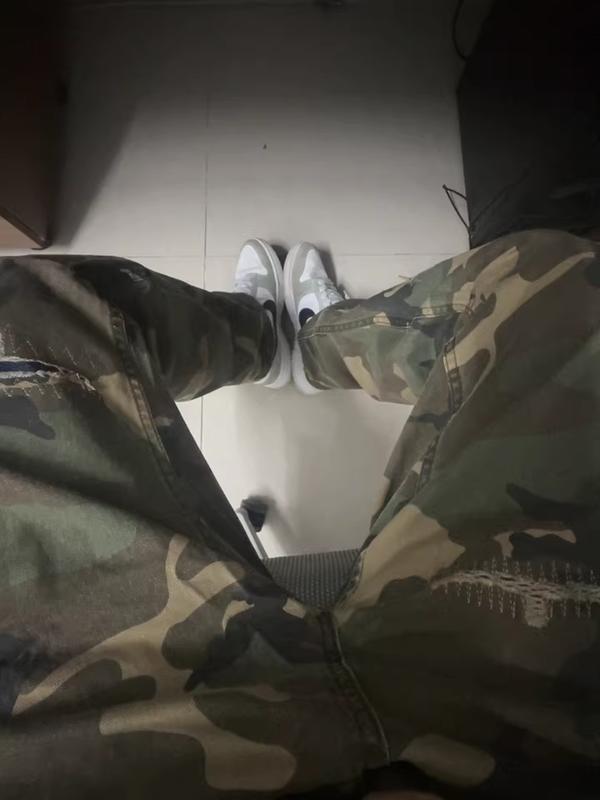 American Street Retro Loose Straight-Leg Camouflage Cargo Pants for Men Heavy Washed Handmade Patch Ripped Trendy Military Pants\