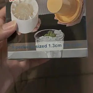 Quick Freezing Silicone Ice Cube Mold, Flexible Reusable Ice Tray for Iced Coffee, Juice, Cold Drinks and Daily Home Beverage Use