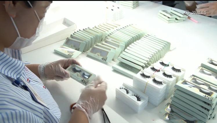 100D mix lengthes fluffy drama looking styles  easy seperate of having a natural looking supplied by factory customized lashes and lash box Eyelash Set Cosmetic