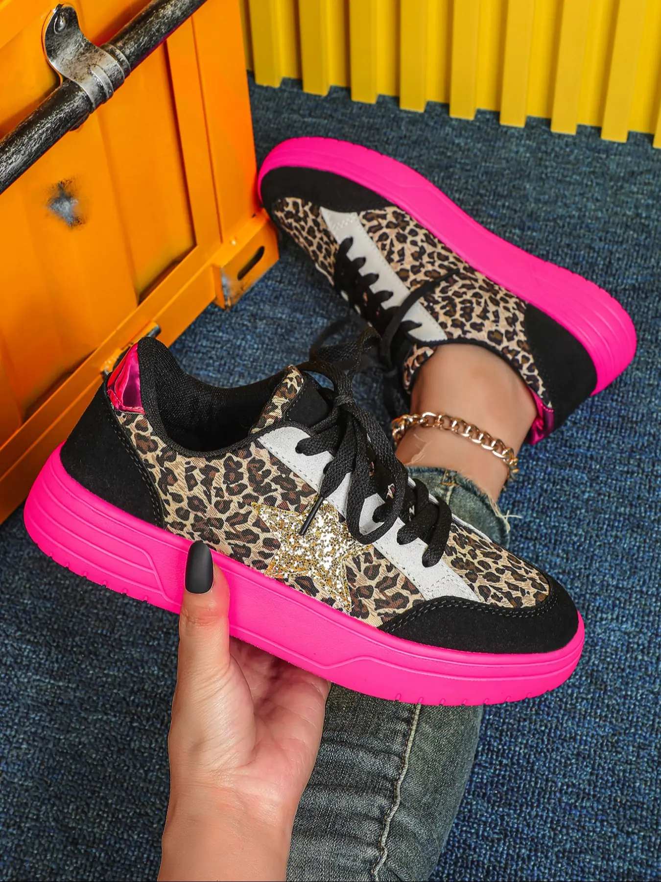 Women's Fashion Leopard Print Low Top Sneakers, Lace-Up Round Toe Skate Shoes, Sports Shoes, Comfortable Casual Sporty Style for All Seasons, Fashionable Casual Sneakers