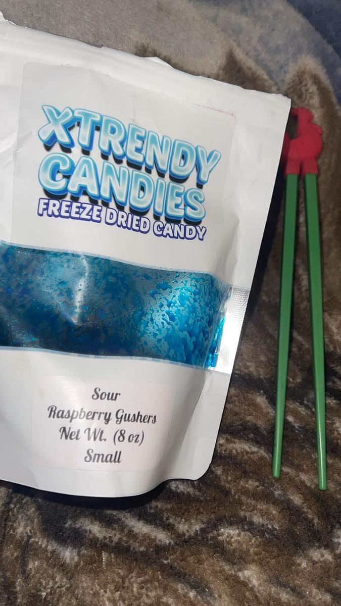 Item: 8 oz small Sour blue Raspberry