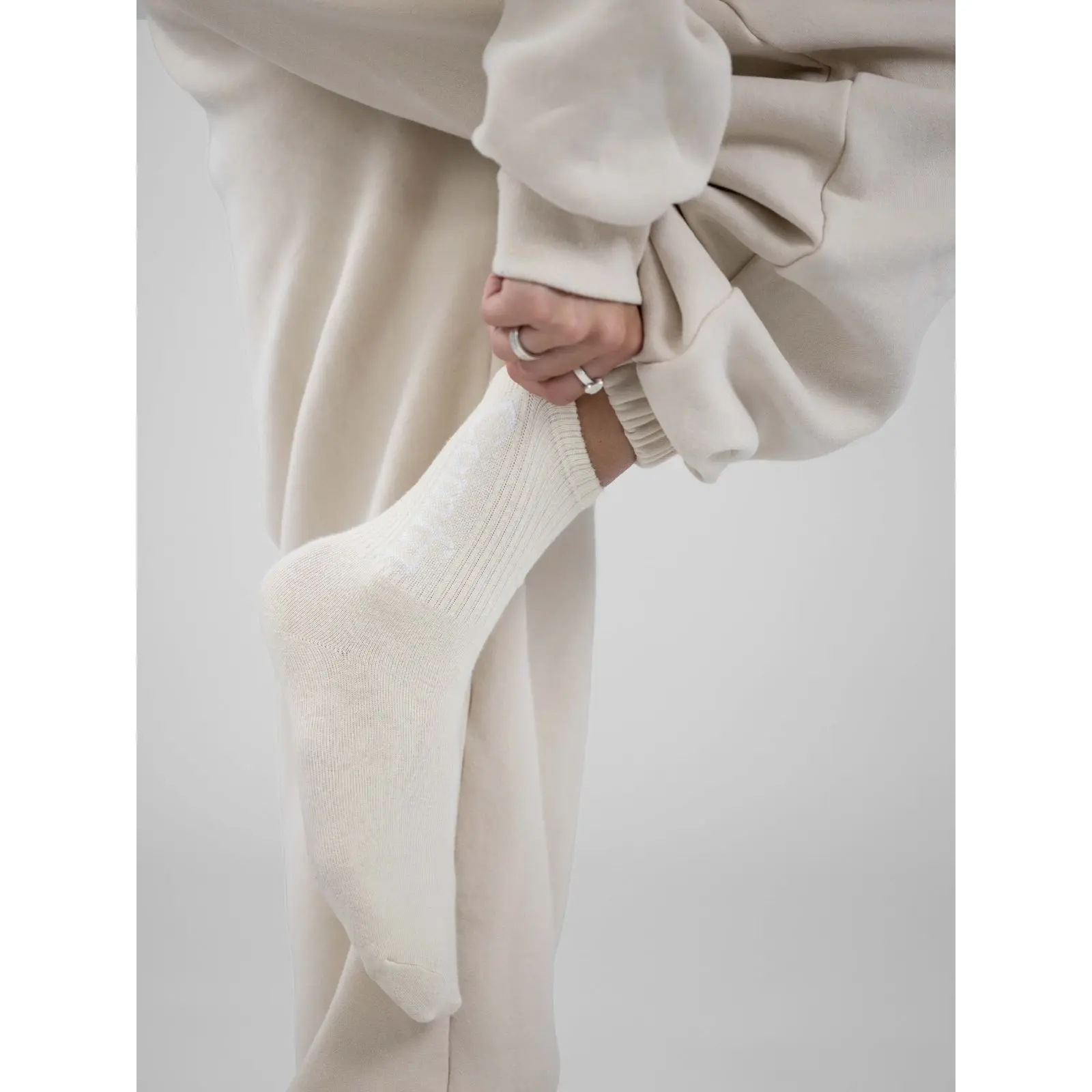 Comfrt | Mid-Length Cozy Socks | Unisex