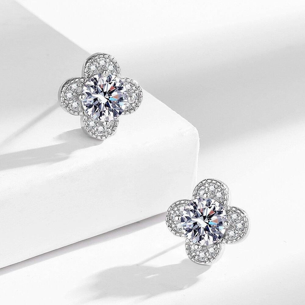 Sparkling Four-Leaf Clover Stud Earrings Elegant Floral Cubic Zirconia Jewelry for Daily Wear Wedding Engagement Christmas Anniversary Gift