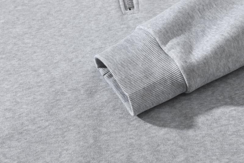 Men’s solid-color two-piece athletic tracksuit set featuring a regular fit: a casual off-shoulder half-zip hooded sweatshirt and drawstring jogger pants with pockets. Fleece lining for warmth, suitable for autumn and winter, ideal for everyday wear and wo