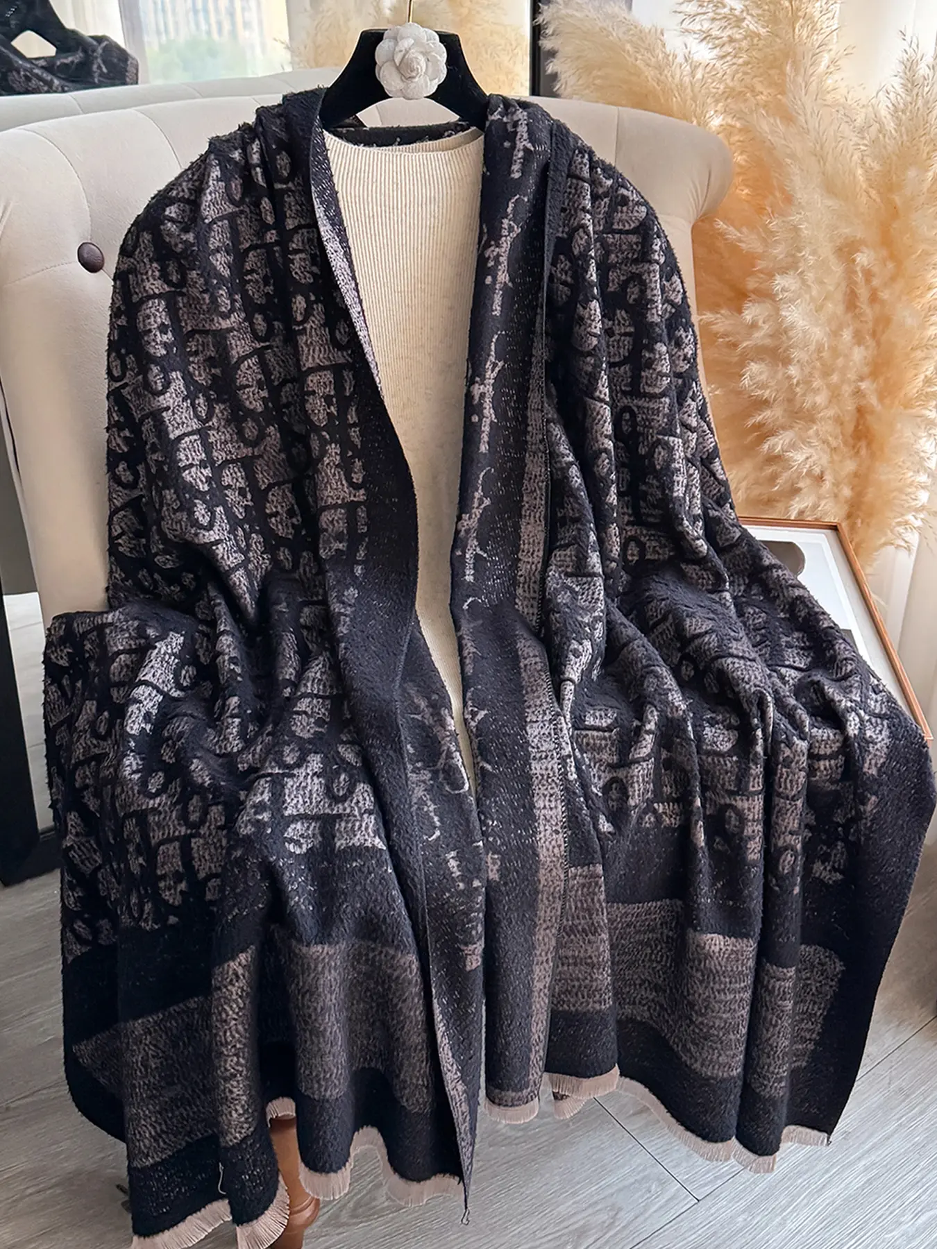 Unisex Casual Letter Pattern Scarf Shawl, Warm Fitted Wrap for Fall & Winter, Daily Wear for Air Conditioning Rooms