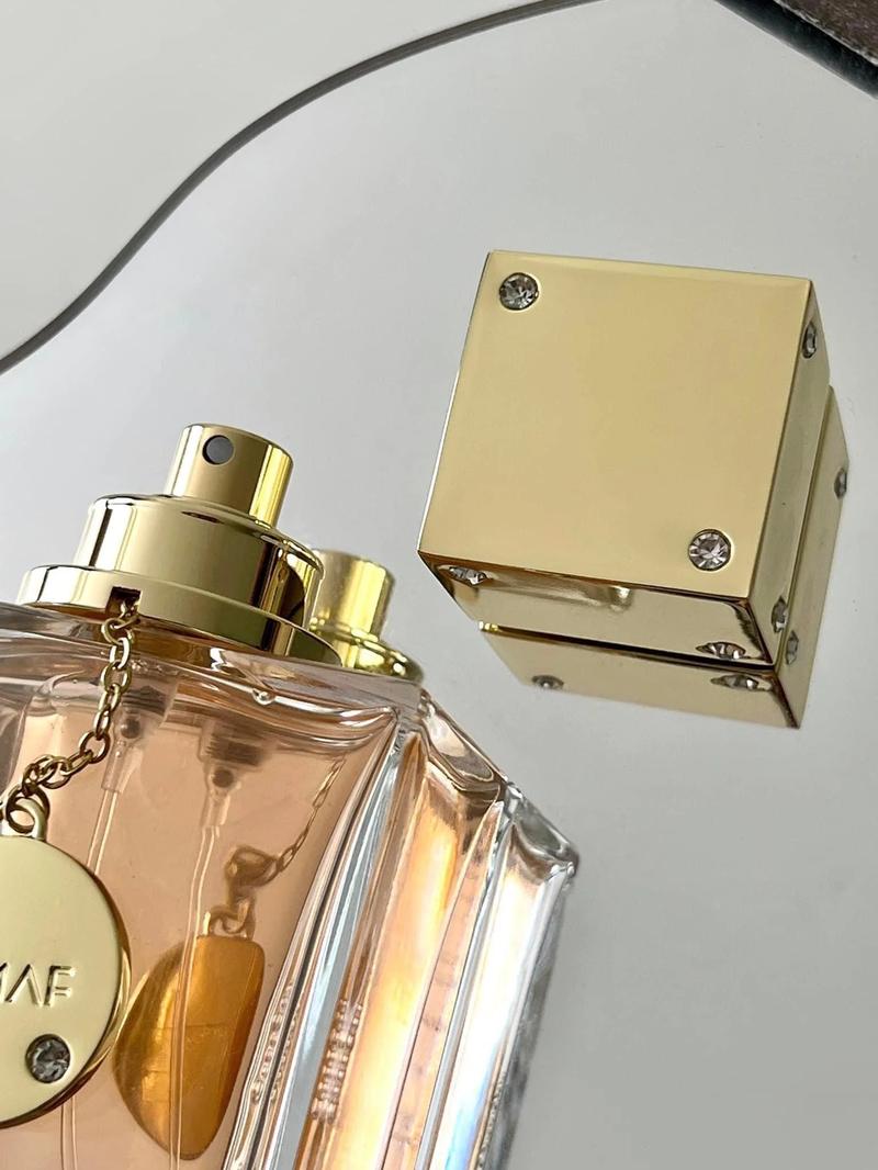 Armaf Club De Nuit for Women Eau de Parfum Spray 6.8 Oz Floral Scent