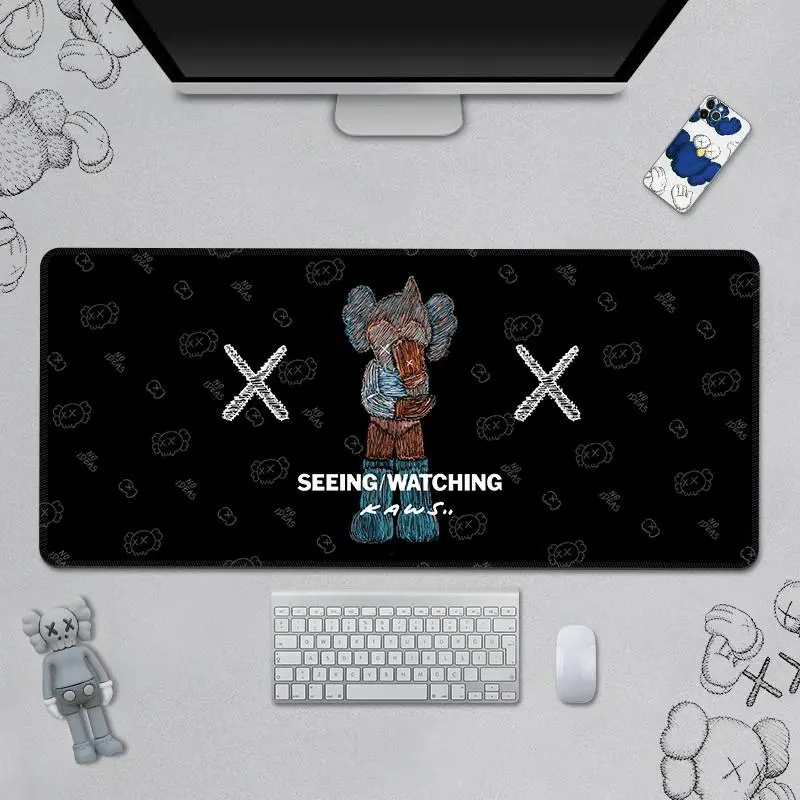 Hypebeast XXL Desk Mat – Streetwear Inspired Mouse Pad, SEEING / WATCHING Cartoon Character Design, Large Gaming & Office Setup
