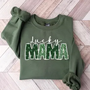 Lucky Mama Sweatshirt, Mama St Patrick's Day T-shirt, Retro Mama Shirt, Irish Mama Gift, Lucky Shamrock Crewneck, St Paddy's Outfit
