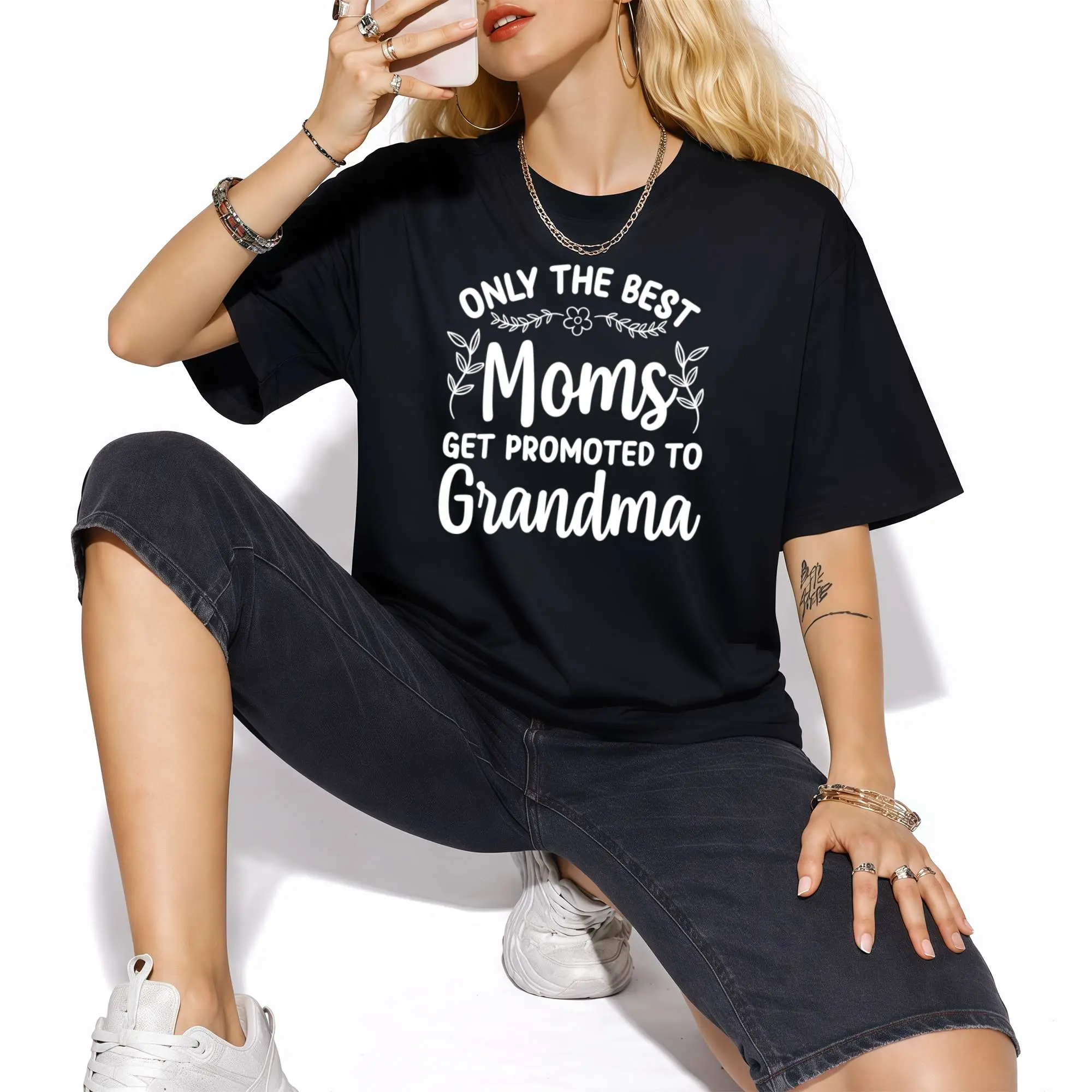 Grandma Art for Women Mom Promoted to Grandmother Grandma T-Shirt Gift, Unisex, Items, Soft, Breathable, Lightweight - Crew Neck, Regular Fit - Machine Washable, Comfortable Crew Neck Short Sleeve Graphic Print T-Shirt