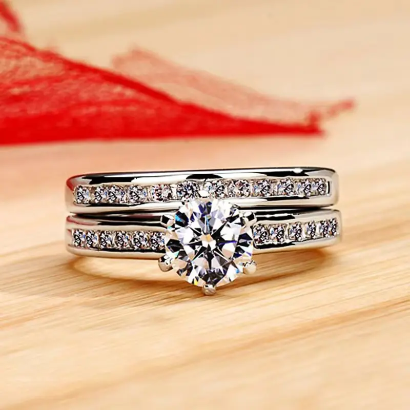 New Classic Elegant Diamond Engagement Ring with Six Claws Cubic Zirconia Set for a Timeless Look
