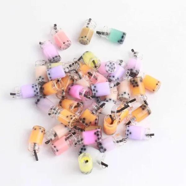 30pcs Random Mixed Milk Tea Cup Charm Beverage Pendants with Bottle Milk Tea Charms Pendants Diy Keychain Women Key Chain Gift