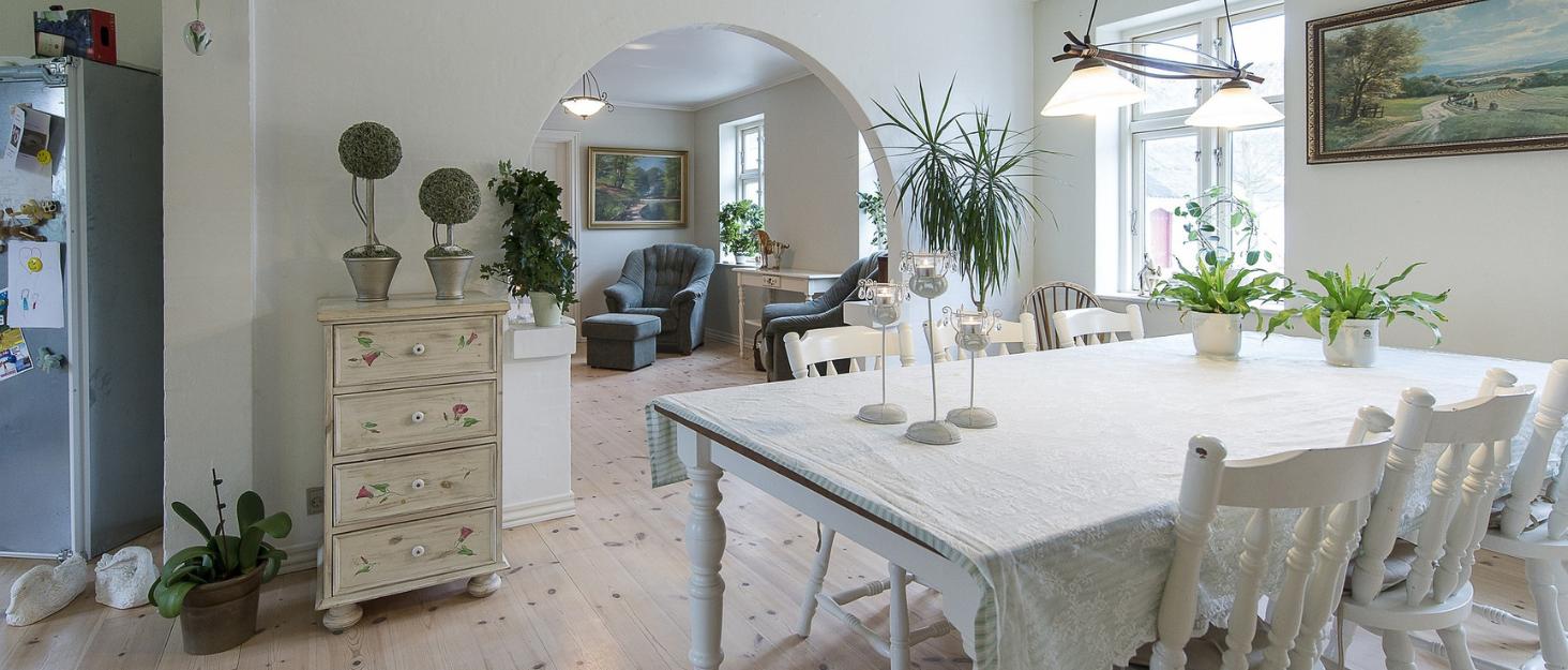 Extra Large Cake Carrier/Storage Container With Server - Holds up to 12 Inch 3-Layer Cake, Plate With Lid/Holder With Lid/Cover Clear Dome - Transports Pies or Other Desserts Bakeware Utensils Extra Large Cake Carrier/Storage Container With Server - Holds up to 12 Inch 3-Layer Cake, Plate With Lid/Holder With Lid/Cover Clear Dome - Transports Pies or Other Desserts Bakeware Utensils