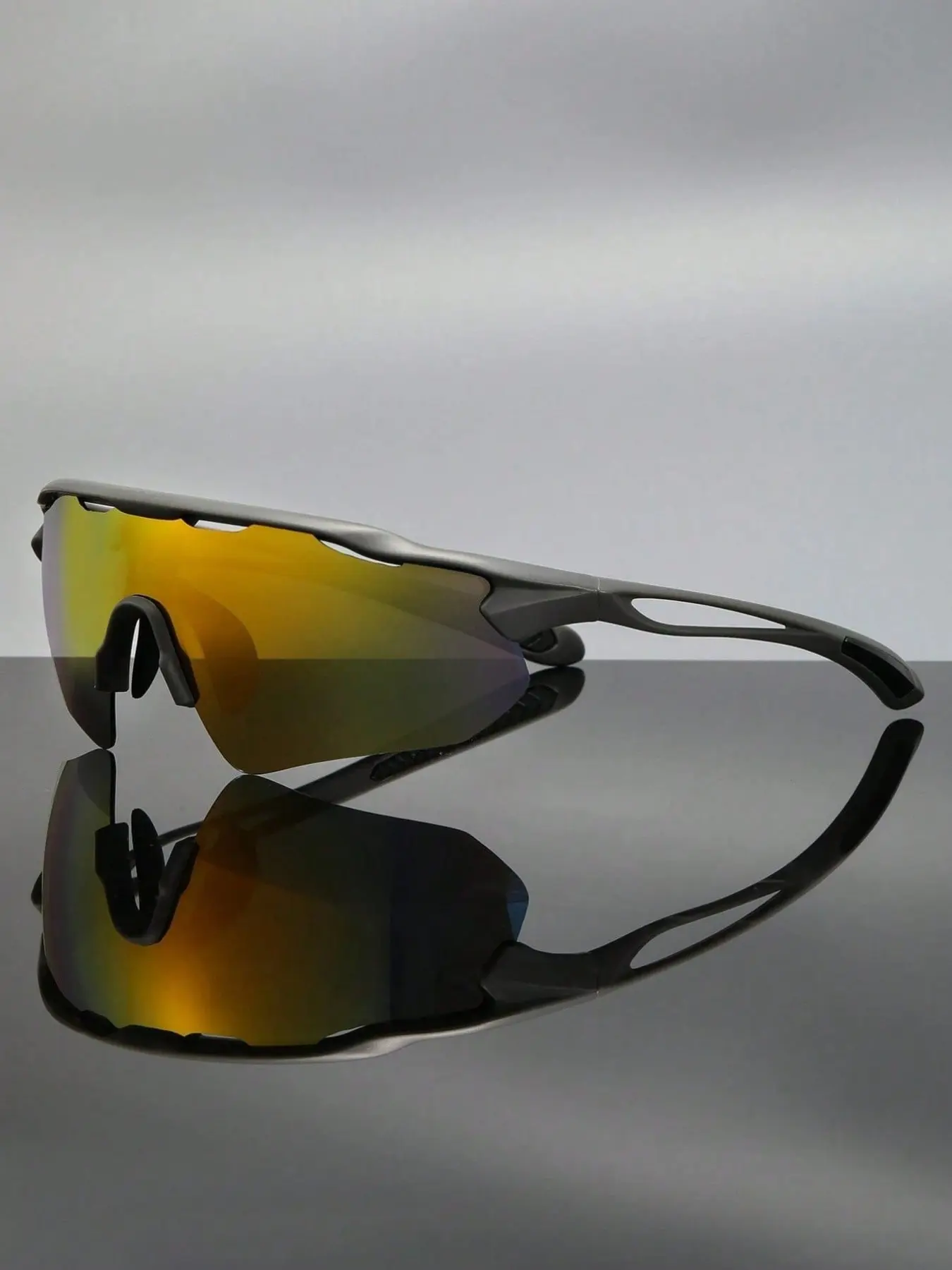 Unisex Fashion Cycling Glasses, Biking Sunglasses, Mountain Bike Glasses, Color Coated Lenses, Windproof UV Protection, Ideal for Beach Vacation, Running, Hiking, Skiing