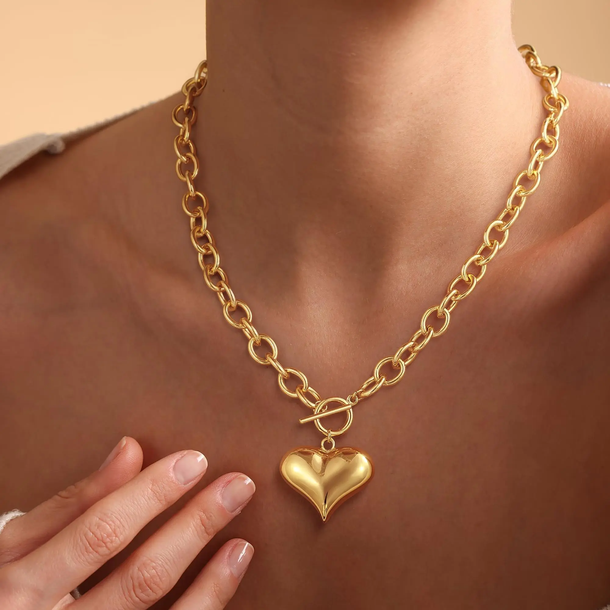 Loyalove 14K Gold Plated Gold 9mm Large O-Chain Polished Pointed Heart Pendant Necklace, Chunky Paperclip Collar, Ideal as Birthday or Holiday Gift, Suitable for Women and Girls to Wear, Best Valentine's Day Gift Jewelry