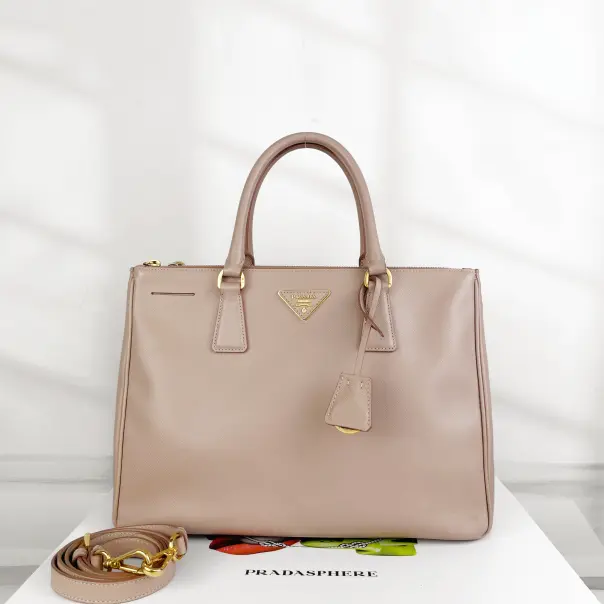 Pre-owned PRADA Leather Shoulder Bags 13.39'' R3359 Shoulder Bag C9208127394 0204 T1 Chloe
