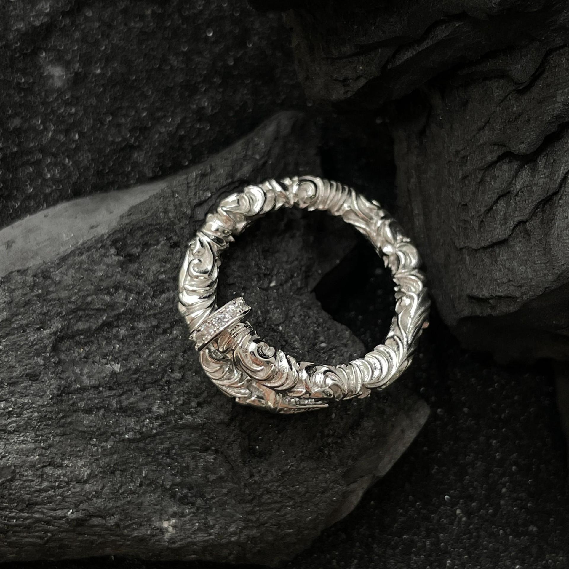 Embossed arabesque nail open ring, niche personality design, cool style, versatile ring, suitable for both men and women